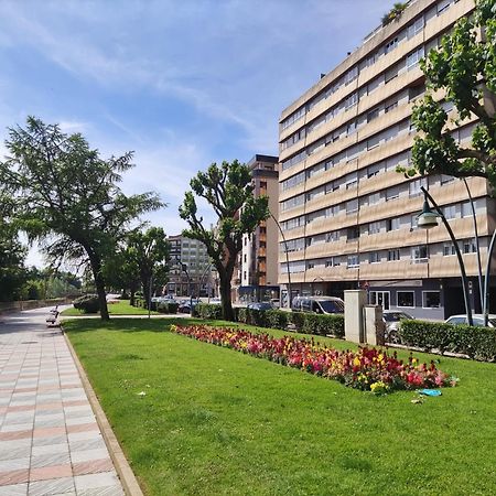 Leon Riverside Flat Exterior photo