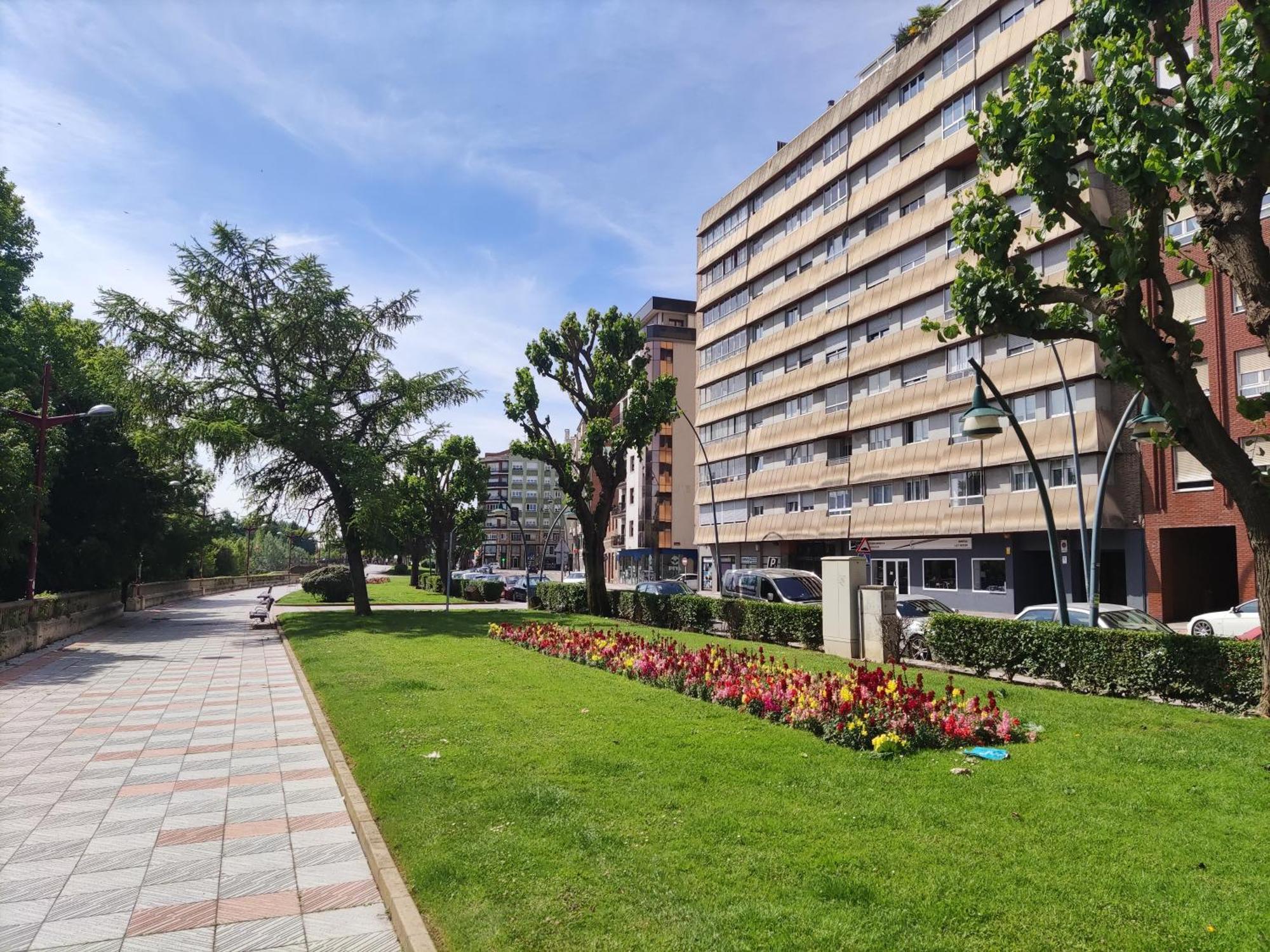 Leon Riverside Flat Exterior photo